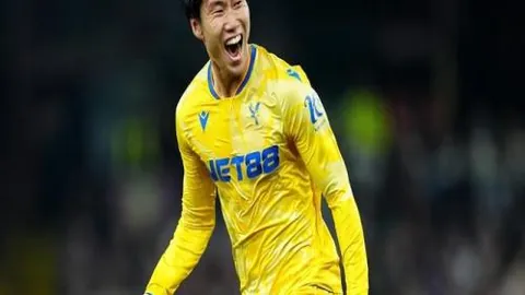 拉什福德领航，曼联全队假日苦练，弗里克尔力助高效备战新赛